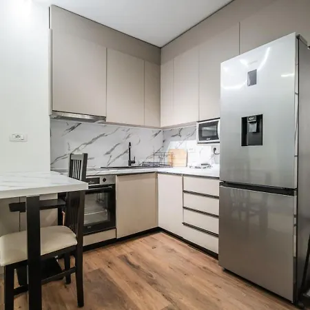 Apartment Vibes Center By Pikhost Tirana